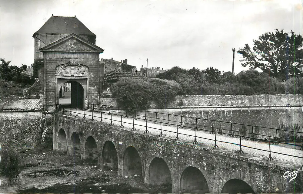 Porte des Campani — Ile de Ré — Éditions Gaby - Recto