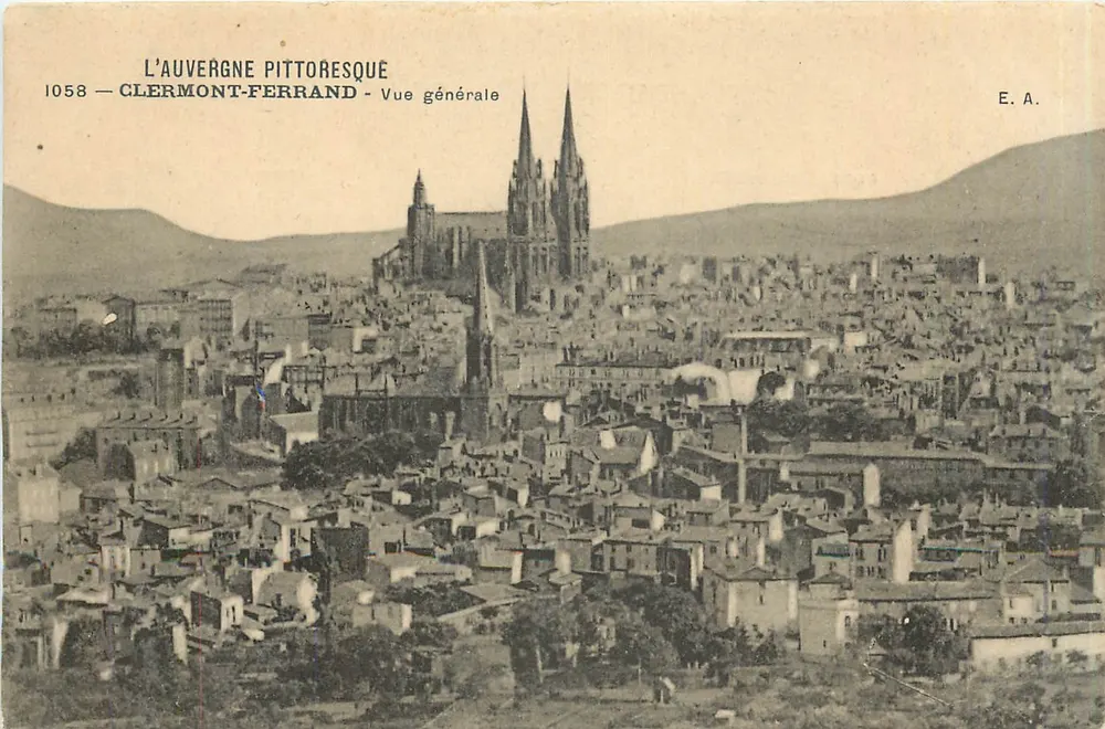 Clermont-Ferrand — Vue générale — E. A. — n° 1058 - Recto