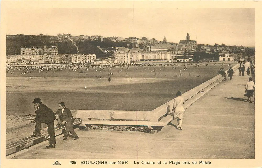 BOULOGNE-sur-MER - Das Casino und der Strand vom Leuchtturm aus - Vorderseite