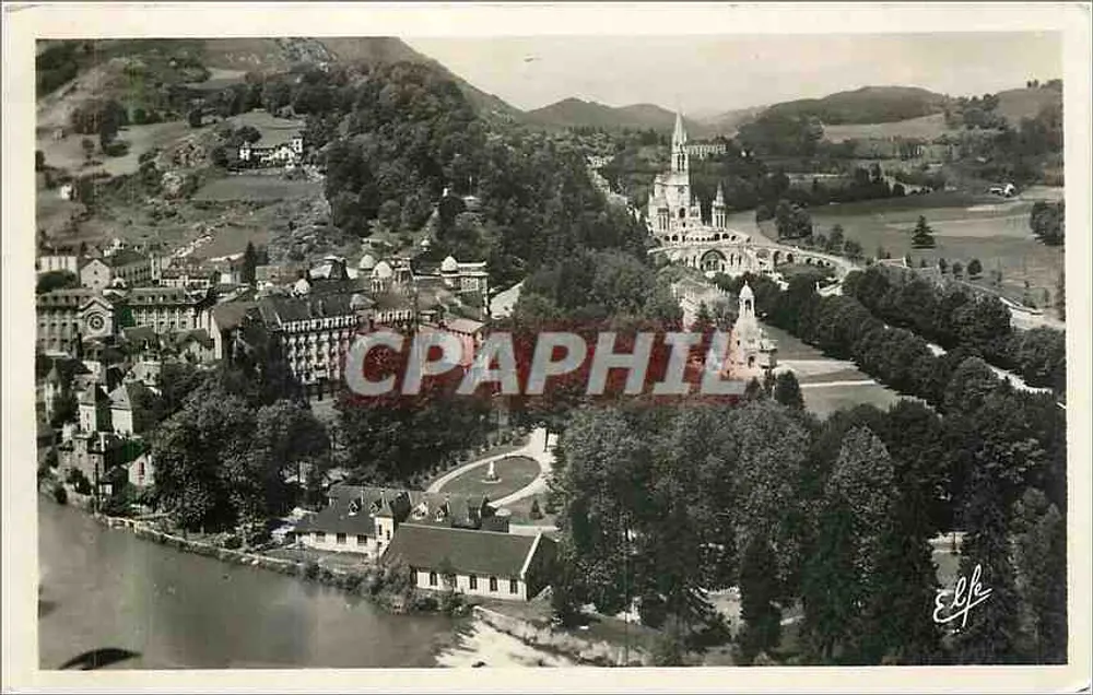 Lourdes — Panoramablick auf den Calvary und die Basilika — Edition « Pyrénées Océan » - Vorderseite