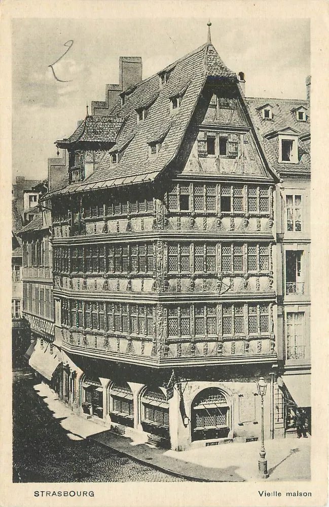 Estrasburgo — Velha casa — Marca P. A. St. 5 - Frente