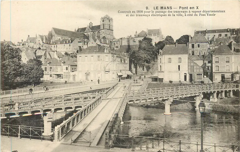Le Mans — Ponte X — Construído em 1898 para o trânsito dos trilhos a vapor e elétricos da cidade, ao lado do Ponte Yssoir - Frente