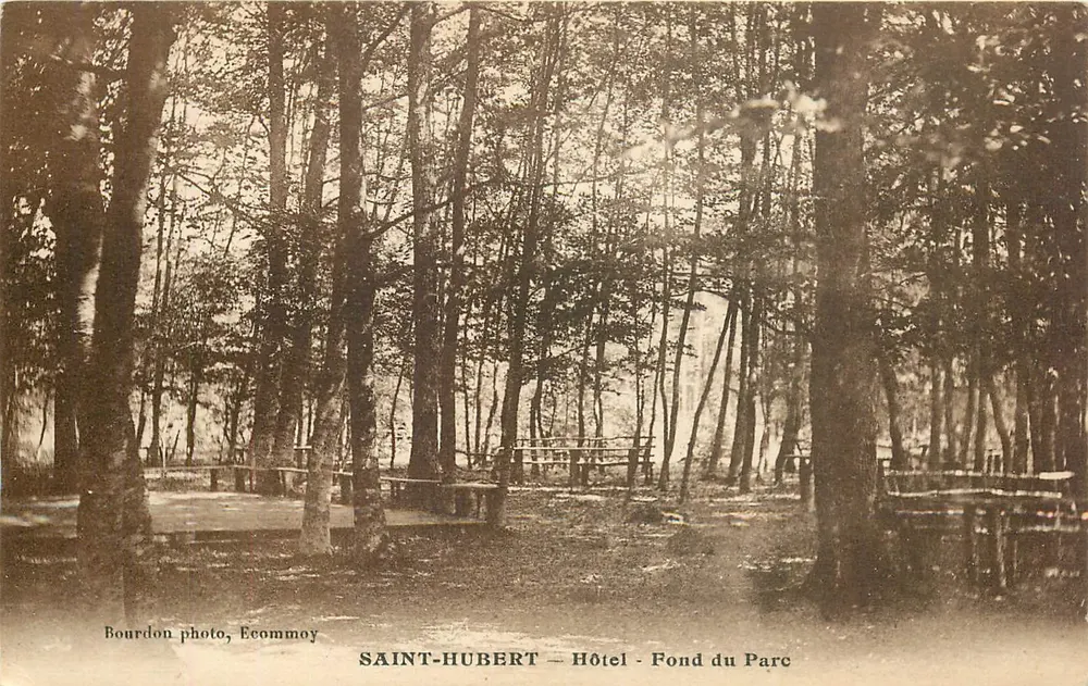 Saint-Hubert — Hotel - Fundo do Parc — Bourdon photo, Ecommoy - Frente