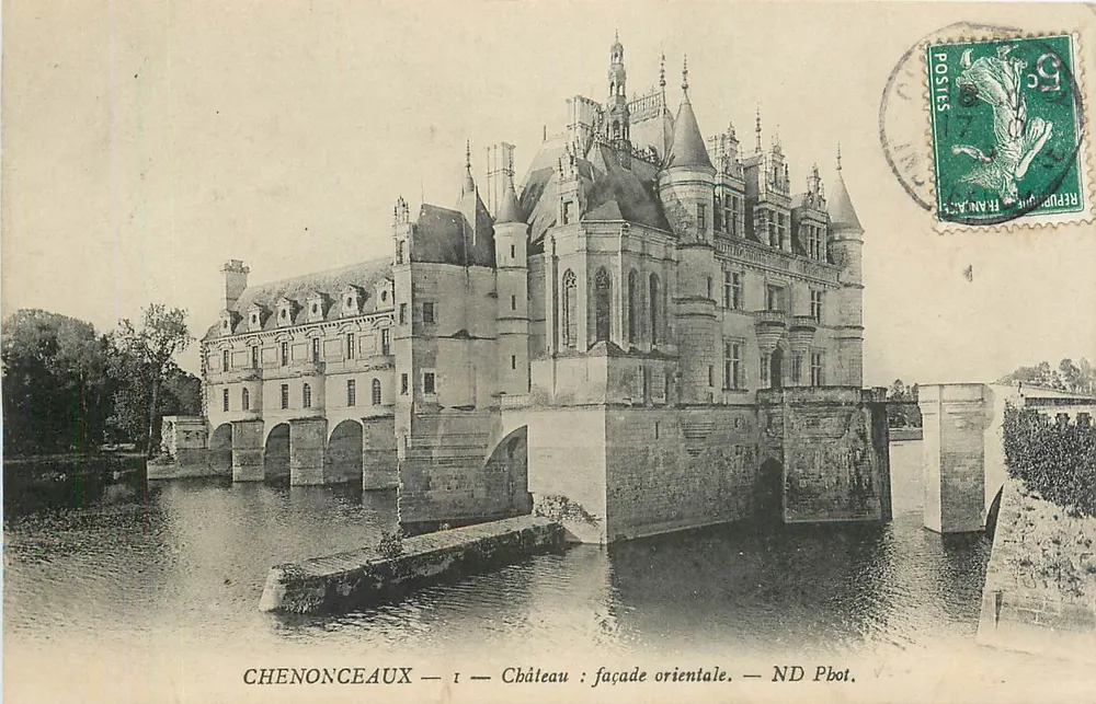Chenonceaux — Castelo : fachada oriental — ND Pbot. - Frente