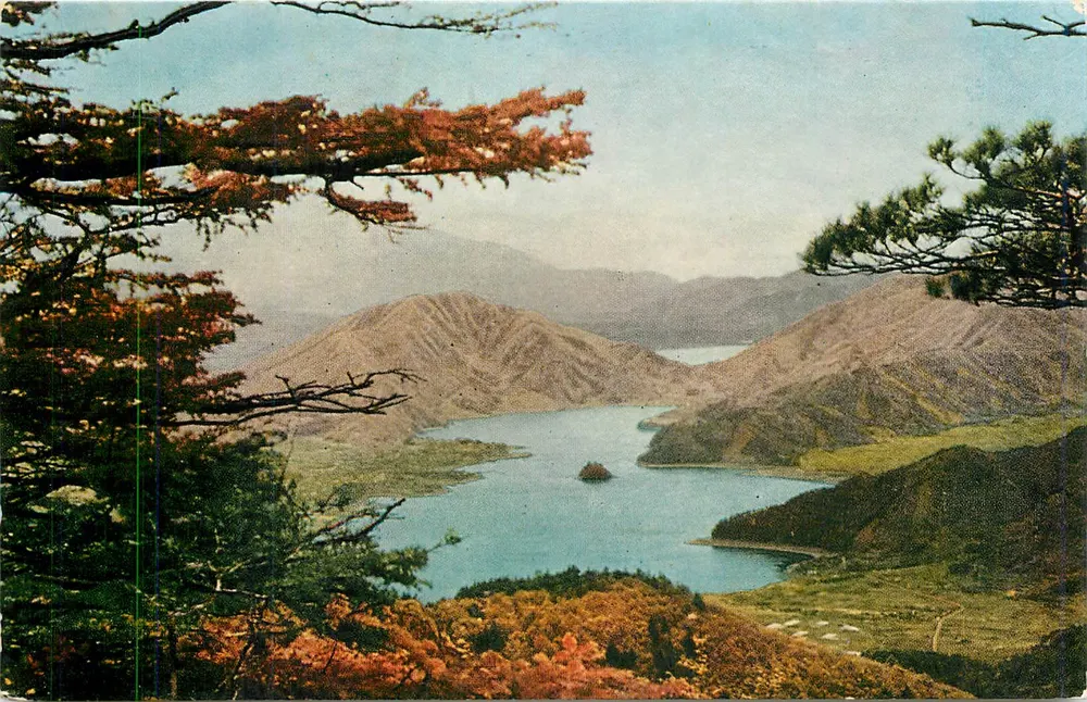 Lago de Mikasa — vista geral do colo da montanha — editor desconhecido - Frente