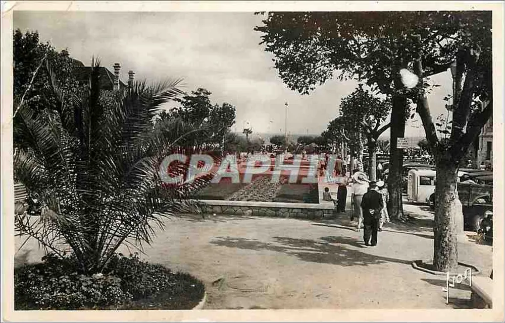 Arcachon — A Praça Carnot — Les Éditions de la République - Frente