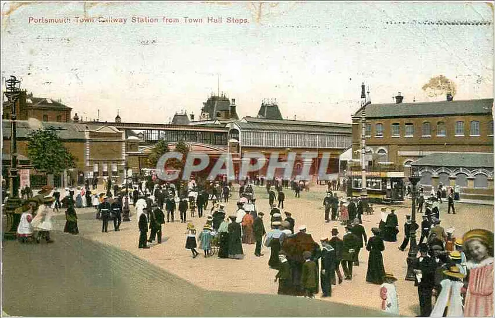 Portsmouth Town Railway Station von den Town Hall Steps - Vorderseite