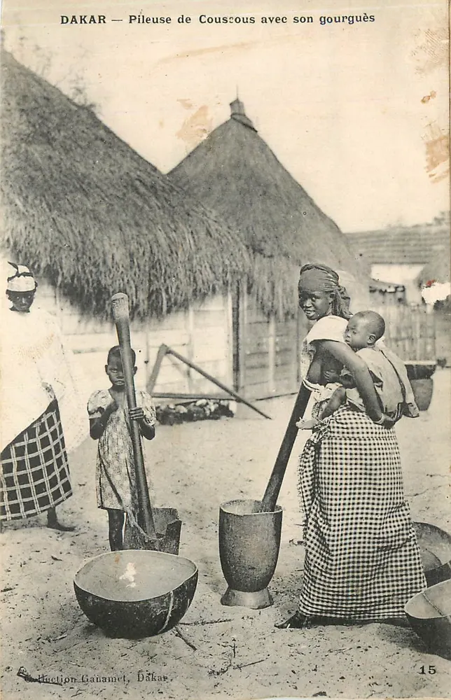 DAKAR — Pilese di couscous con il suo gourguès — Edizione Gaiamet, n°15 - Recto