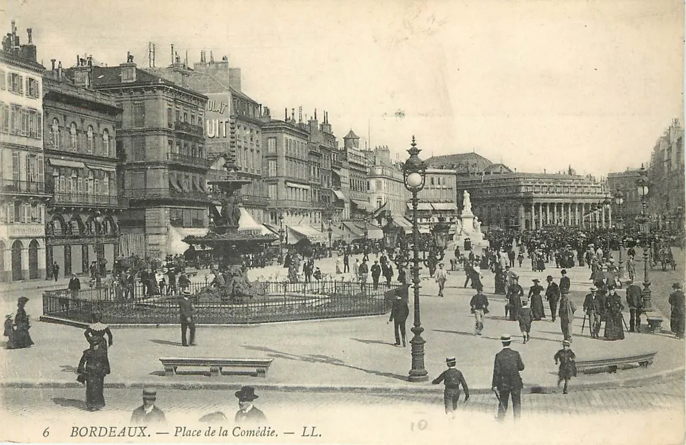 Bordeaux — Place de la Comédie — LL. - Frente
