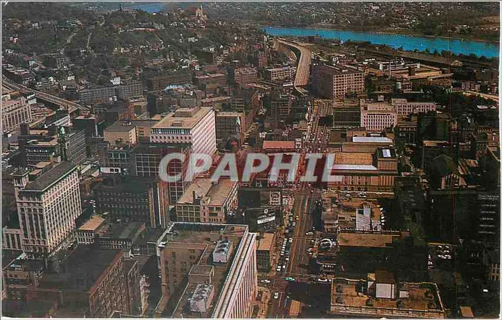 Cincinnati, Ohio — Luftbild vom Carew Tower — Verlag: Fas-Foto Inc. - Vorderseite