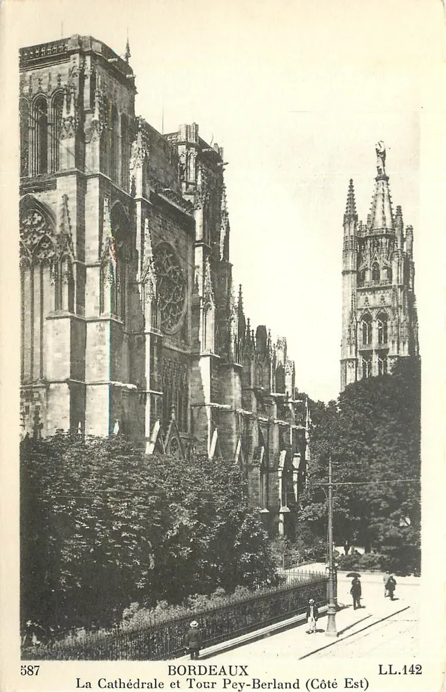 Die Kathedrale und Turm Pey-Berland (Ostseite) — Bordeaux — LL.142 - Vorderseite