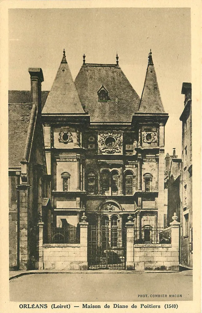 Orléans (Loiret) — Haus von Diane de Poitiers (1540) — Foto. Combier Macon - Vorderseite
