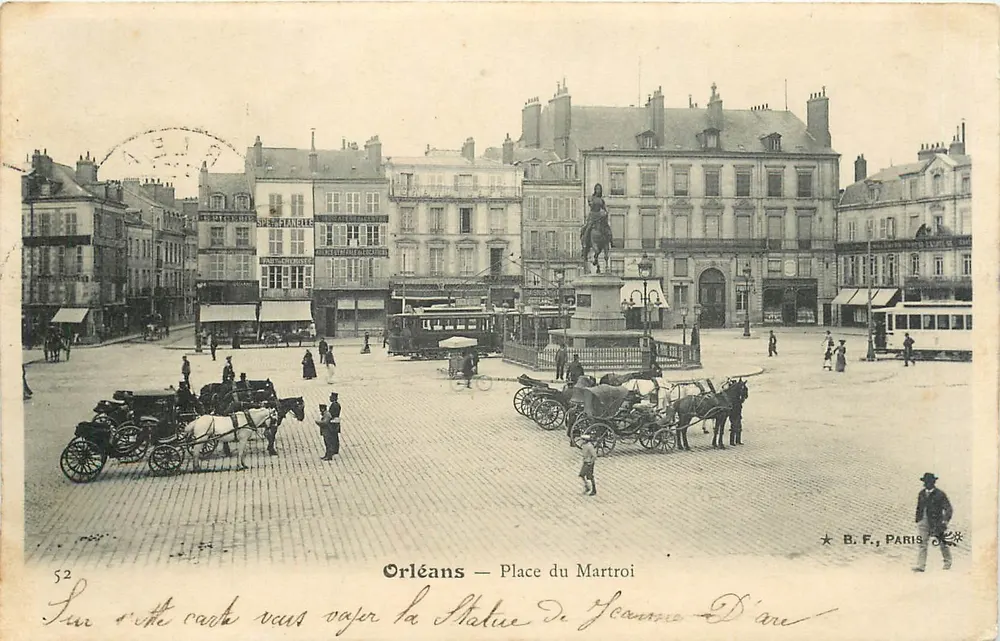 Orléans — Plein du Martroi — Beeld van Jeanne d'Arc — B. F., Parijs - Voorkant