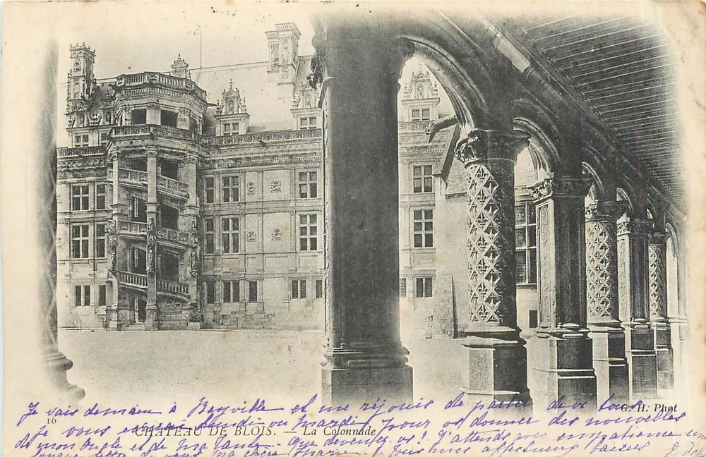 Castelo de Blois — A Colunata — G. H. Phot - Frente