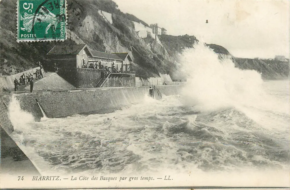 Blarritz — A Costa dos Bascos em tempo de tempestade — LL. — N° 74 - Frente