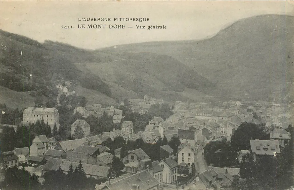 Le Mont-Dore — Vista geral — L'Auvergne pittoresque, n°2411 - Frente