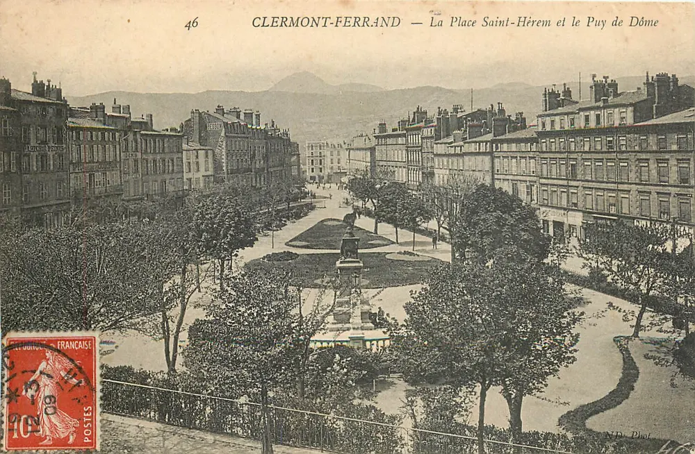Clermont-Ferrand — La Place Saint-Hérem et le Puy de Dôme - Recto