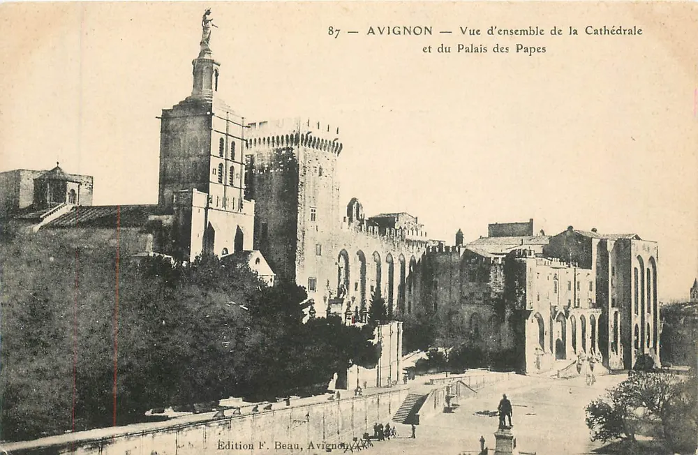 Avignon — Overview of the Cathedral and the Palais des Papes — Edition F. Beau, Avignon - Vorderseite