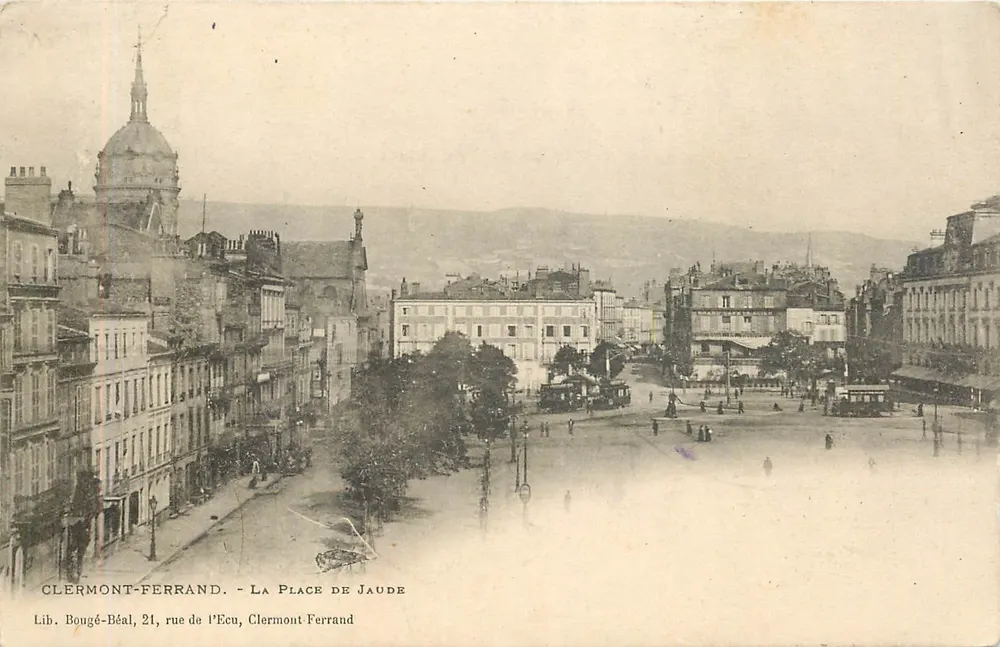 Clermont-Ferrand — A Place de Jaude — Lib. Bougé-Béal, 21, rue de l’Ecu, Clermont-Ferrand - Frente