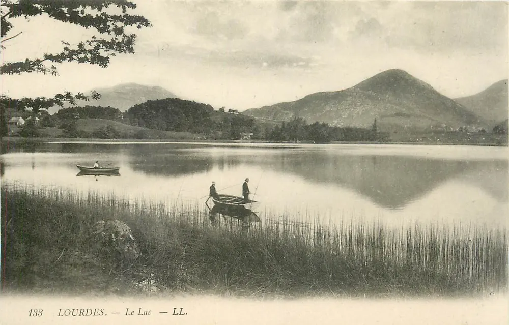 Lourdes — O Lago — LL. — N° 133 - Frente