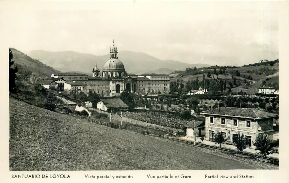 Santuario von Loyola — Teilansicht und Bahnhof - Vorderseite