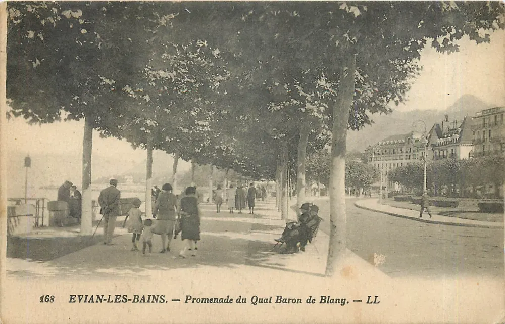 EVIAN-LES-BAINS — Promenade du Quai Baron de Blany — LL - Recto