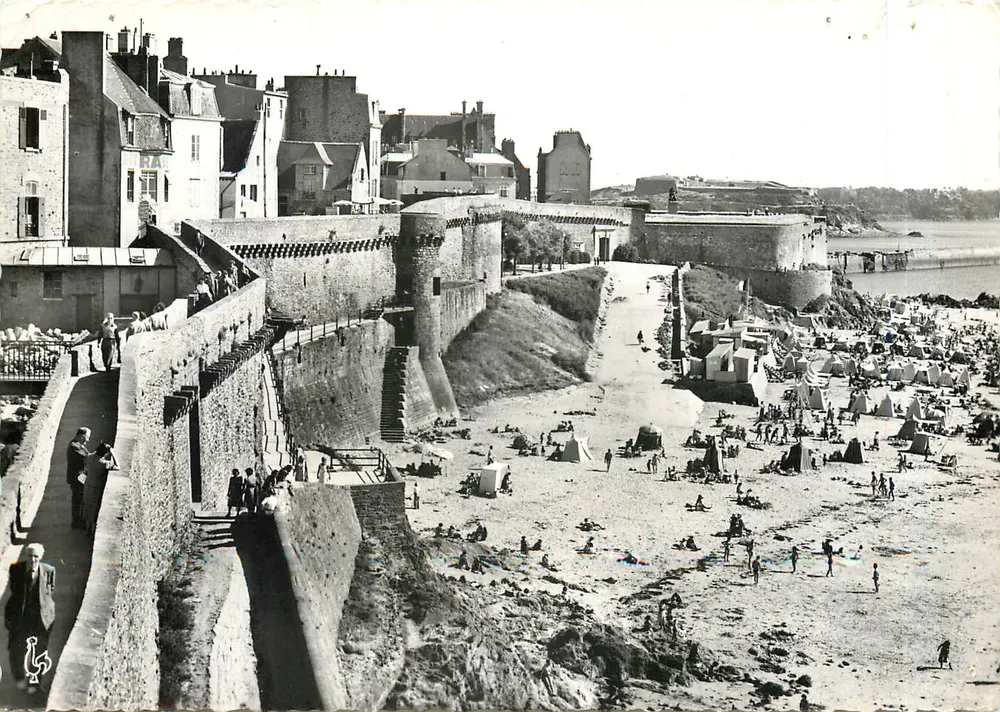 Saint-Malo — Strand Bon Secours und die Mauern — Les Tirages Modernes, n°43 - Vorderseite