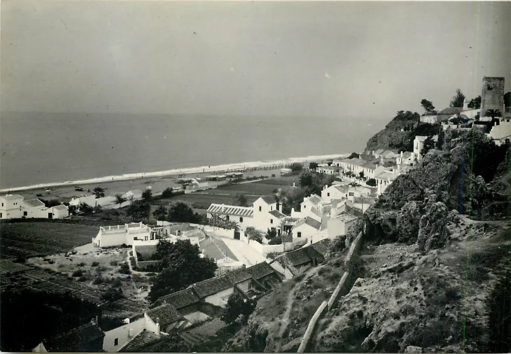 Torremolinos — Vista parcial de la playa — Tarjeta postal antigua, Serie I, Núm. 8248 - Anverso