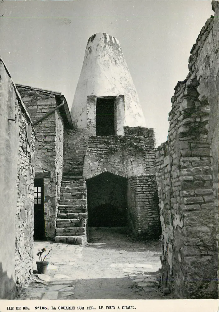 La Couarde-sur-Mer — Il forno di calce — Edizioni delle Settefontaine, n°105 - Recto