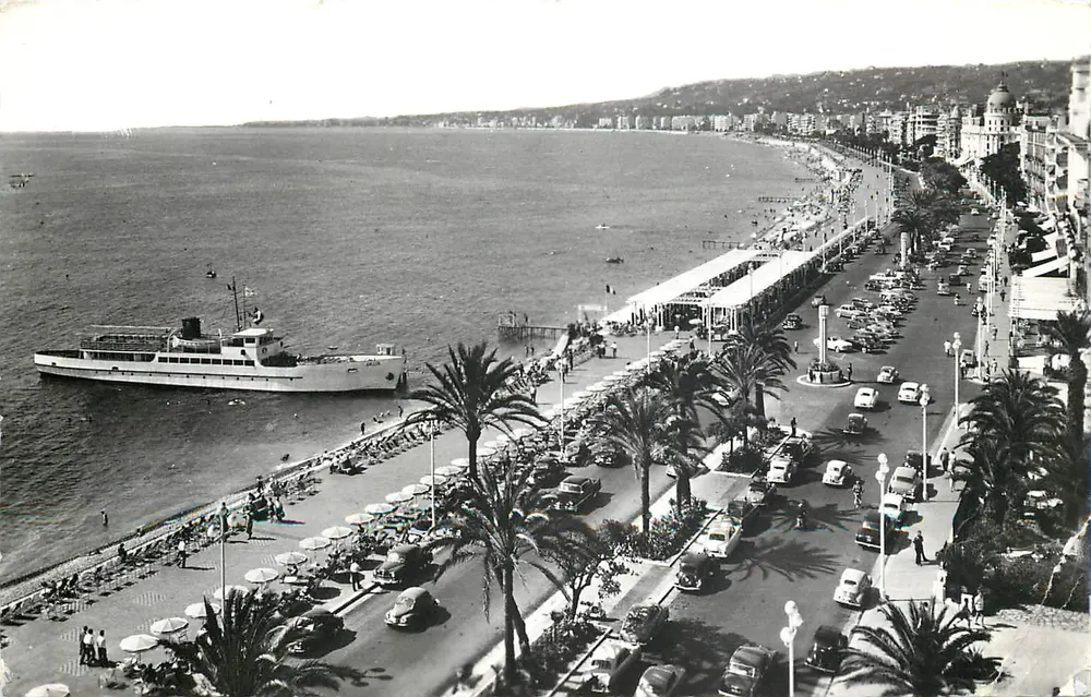 La Côte d'Azur — Vue de la Promenade des Anglais à Nice — éditeur : La Côte d'Azur - Recto