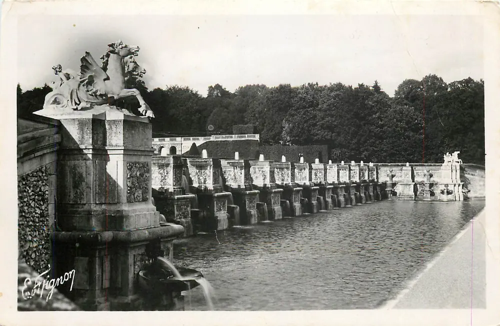 Castillo de Vaux-le-Vicomte — Las Cascadas — E. Frignon - Anverso