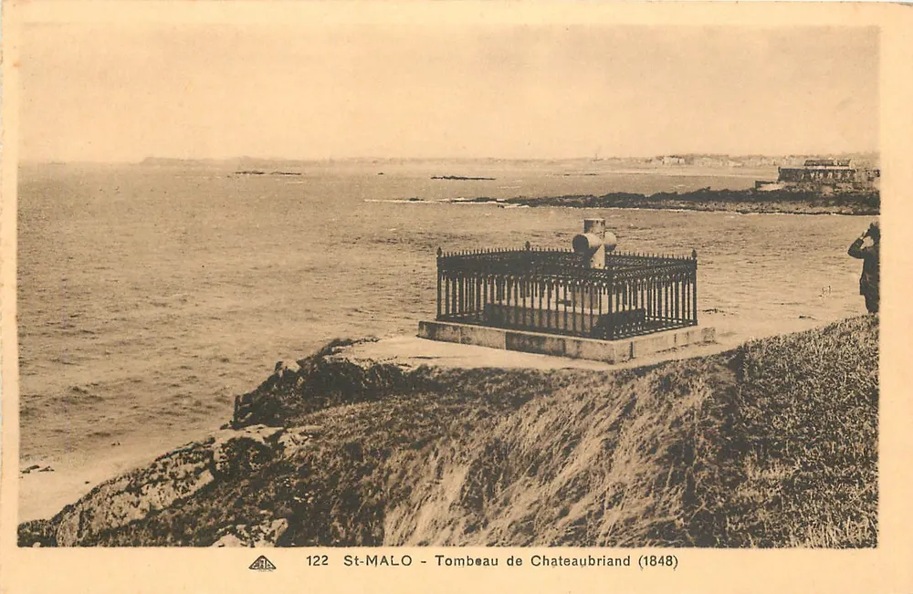 St-Malo - Túmulo de Chateaubriand (1848) — editor Bilhete postal antigo - Frente