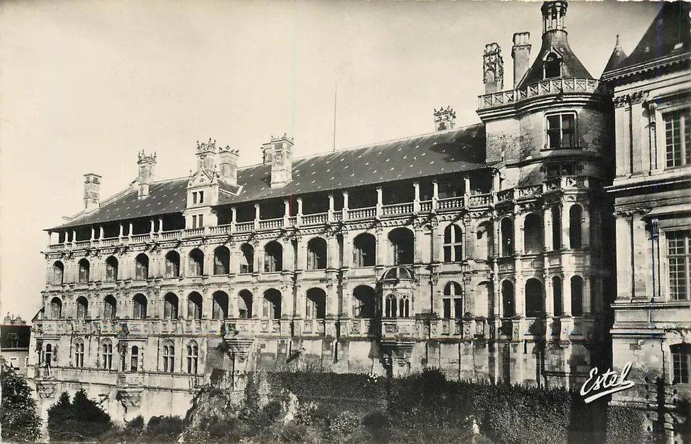 Das Schloss BLOIS — Fassade der Loggien — Verlag Estel, n° 2502 - Vorderseite