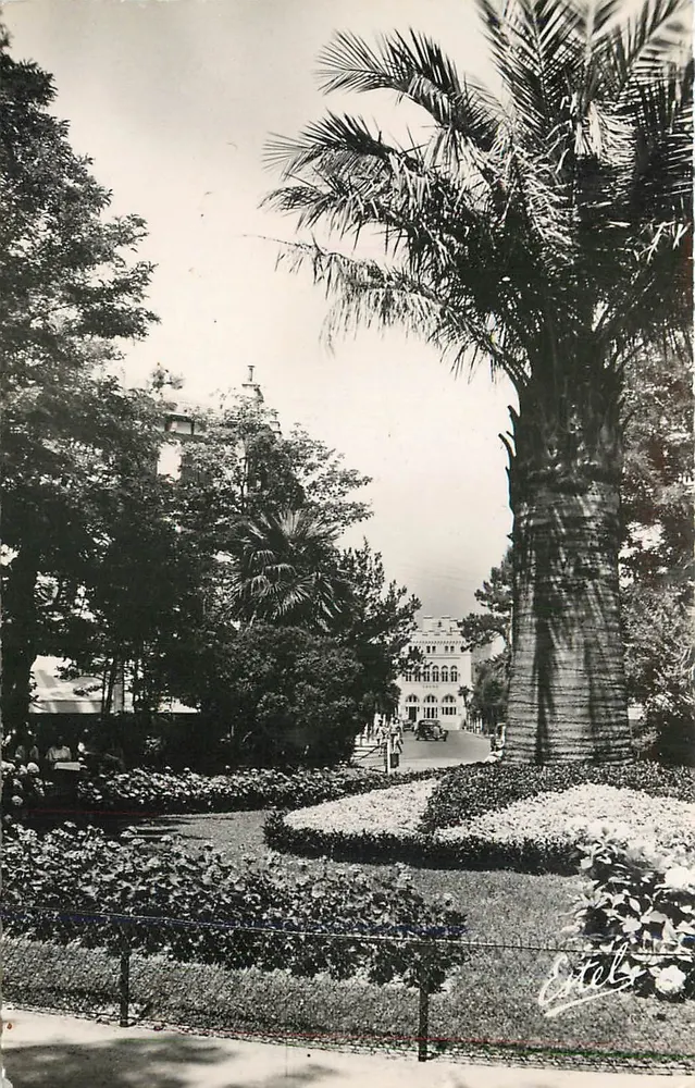 Garten des Rond-Point und das Casino — Hendaye — Éditions Photo Véritable, n° 3329 - Vorderseite