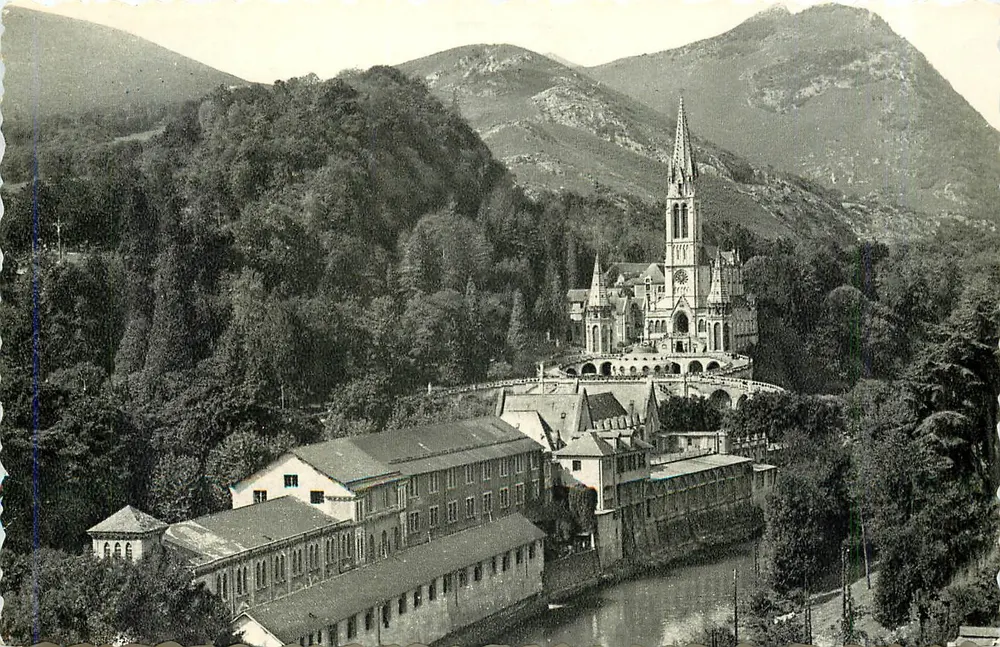 Lourdes — A Basílica e o Gave — Éditions d'Art, Lourdes - Frente