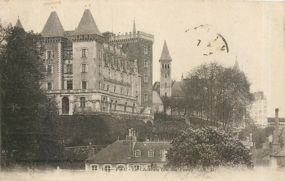 PAU - O Castelo (ou do Paro) — Marcel Dubre, fotógrafo, Pau — n° 18 - Frente