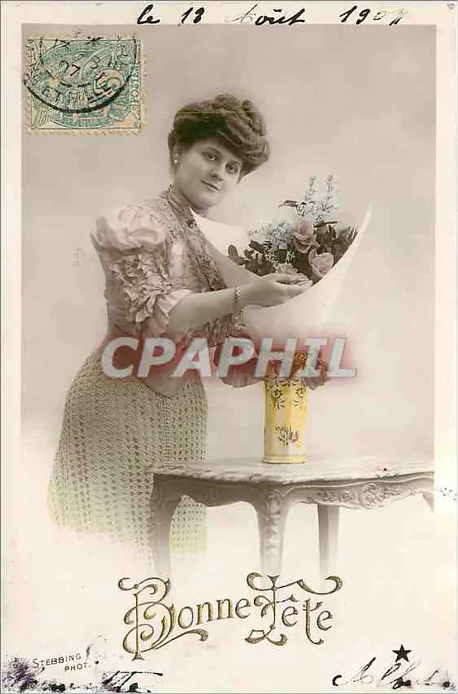 Femme en robe à motifs tenant un bouquet — Stebbing Phot. — VBC Série N° 3164 - 3e - Recto