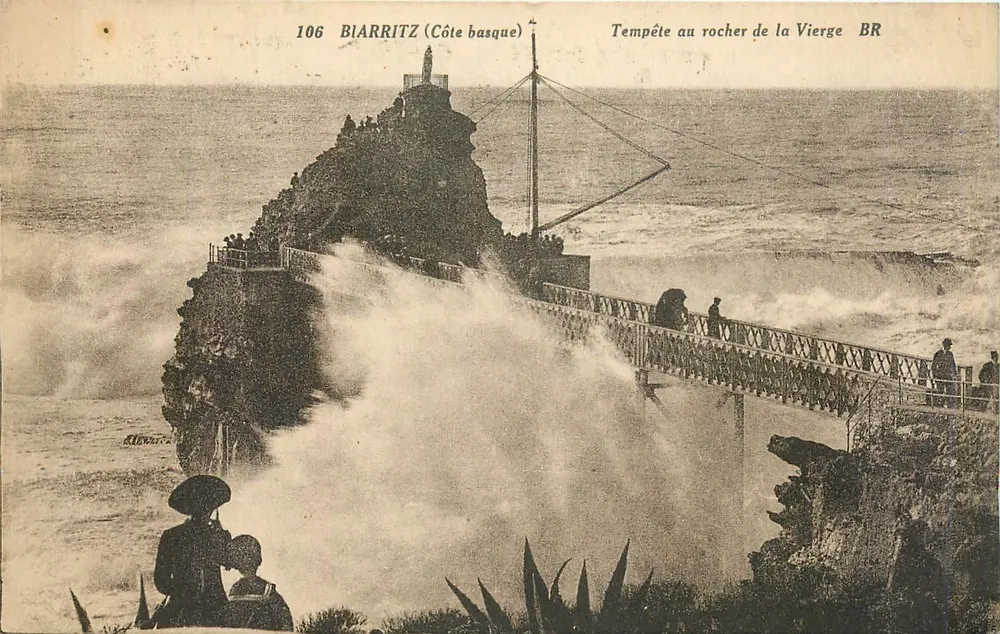Biarritz (Côte basque) — Tempestade no rochedo da Virgem — Bloc Frères, editores, n°106 - Frente