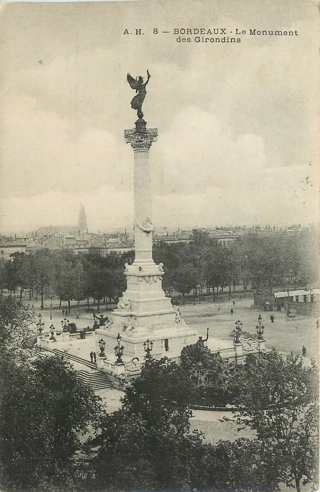 Bordeaux — O Monumento dos Girondins — A.H. 8 - Frente