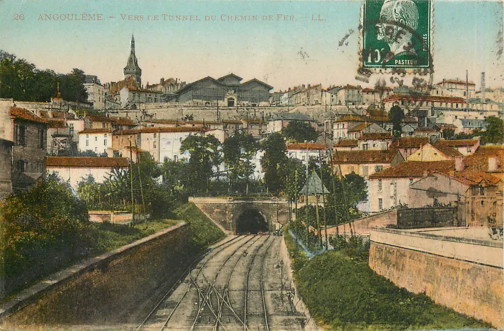 Angoulême — Em Direção ao Túnel do Caminho de Ferro — LL. - Frente