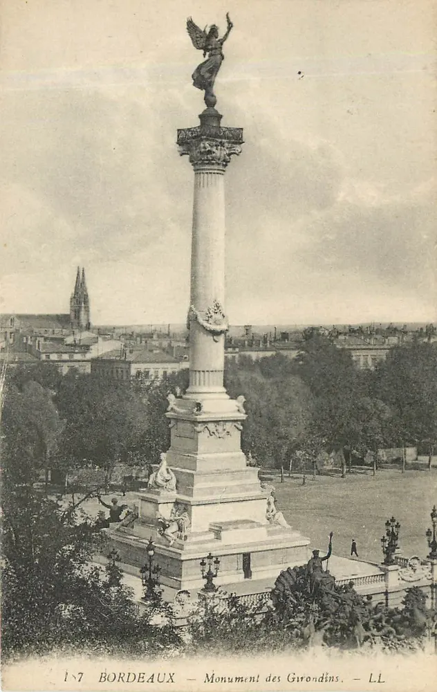 Bordeaux — Monument dos Girondinos — LL - Frente