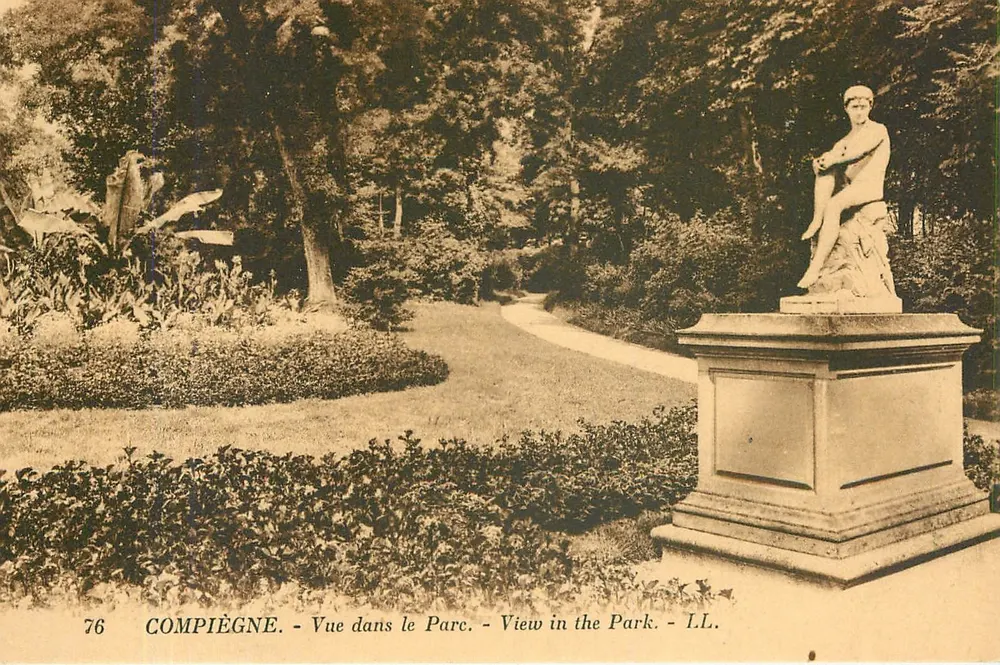 Compiègne - Vista no Parque - LL. - 76 - Frente