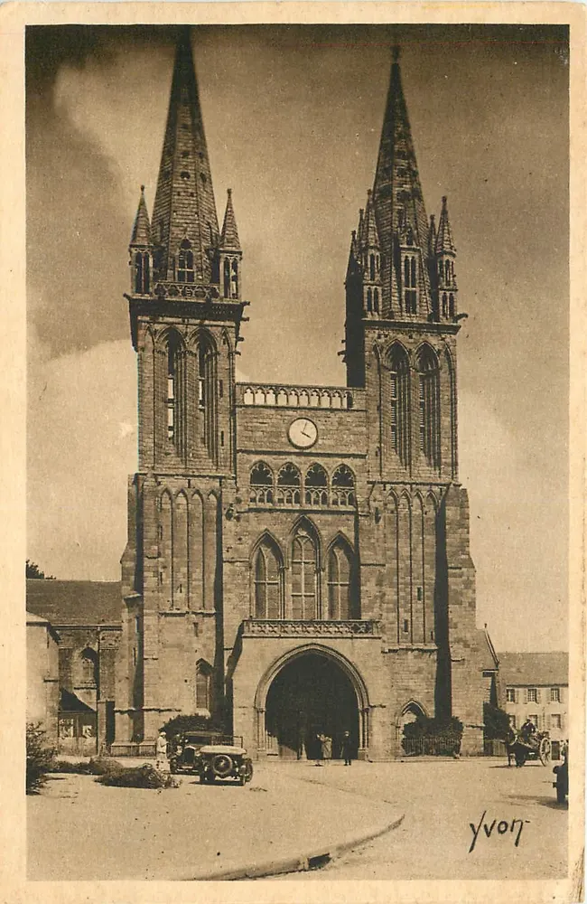St-Pol-de-Léon — Façade de la Basilique, ancienne Cathédrale — Éditions d'Art Yvory - Recto