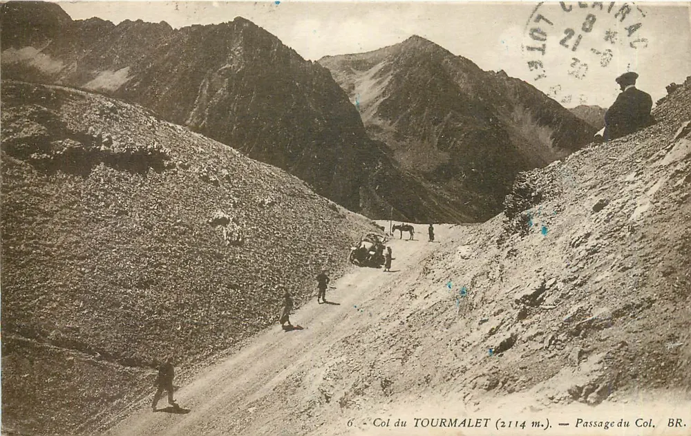 Col du TOURMALET (2114 m.) — Passage du Col. BR. - Front