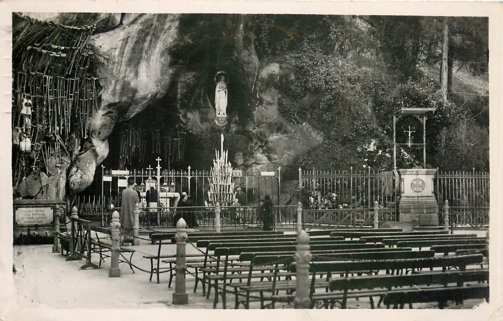 Lourdes — A Gruta Milagrosa — Edição P. Doucet, Lourdes - Frente