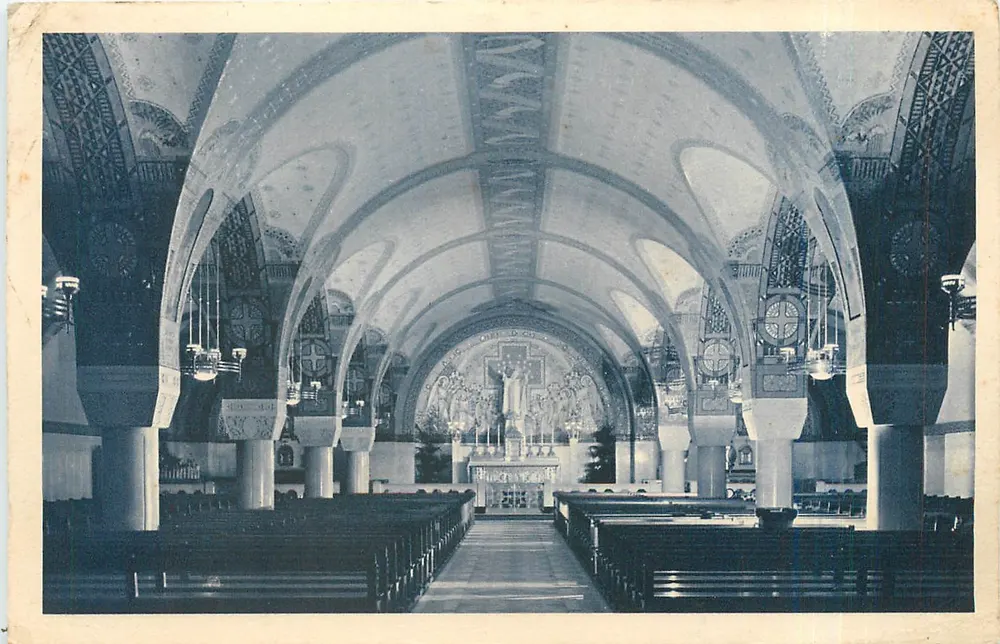 A Basílica de Lisieux — A Cripta — Vista Geral — Depósito: Reprodução Proibida — Dragez Paris - Frente
