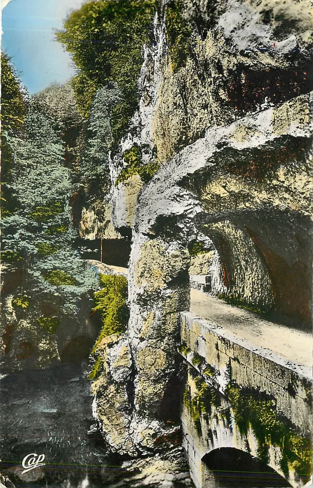 Pont-en-Royans — Estrada dos Grandes Goulets — Cie des Arts Photanécomiques - Frente