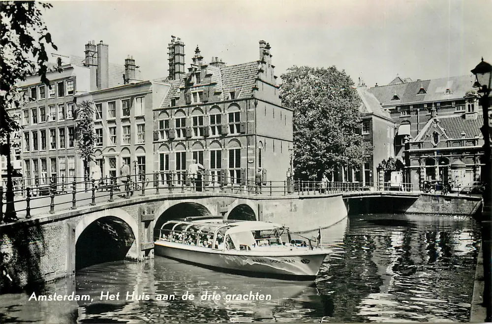 암스테르담, Het Huis aan de drie grachten — Grimburgwal, No. 5, 발행사 FEER - 앞면