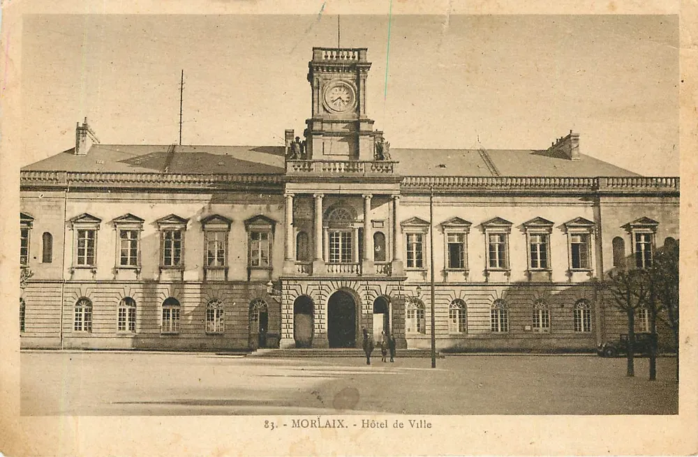Morlaix — Hôtel de Ville avec son horloge — Éditeur : Éditions La Cigogne, Paris - Frente