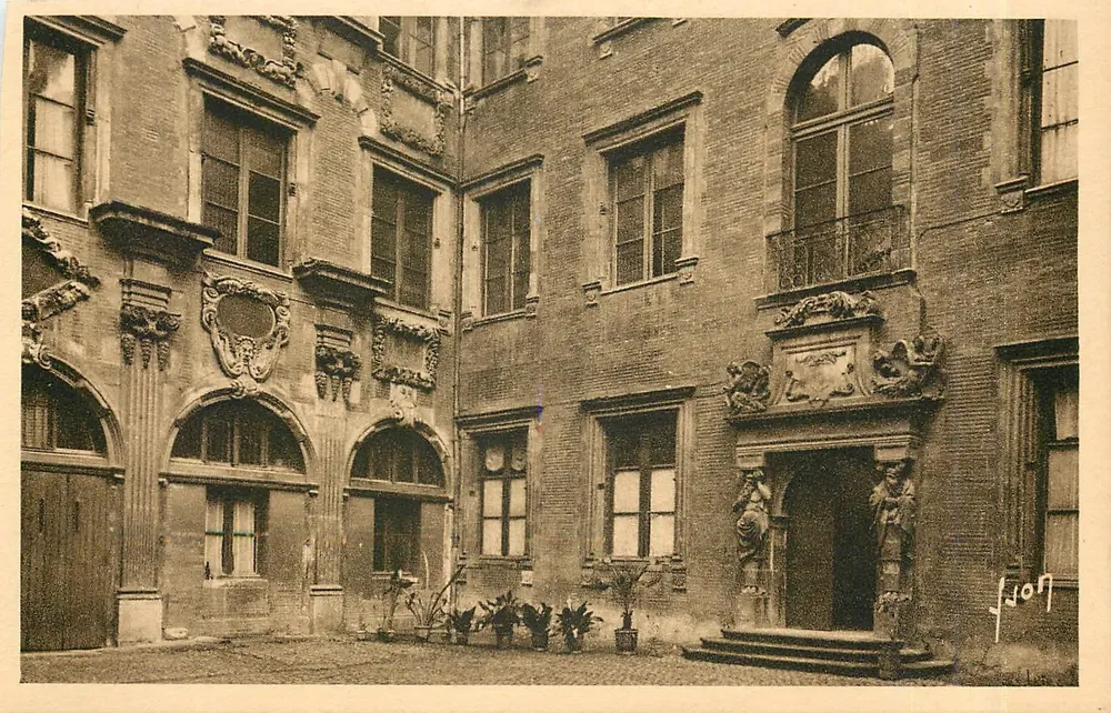 Toulouse — Hotel Béringuier-Maynier (1530) — J. Jon - Anverso